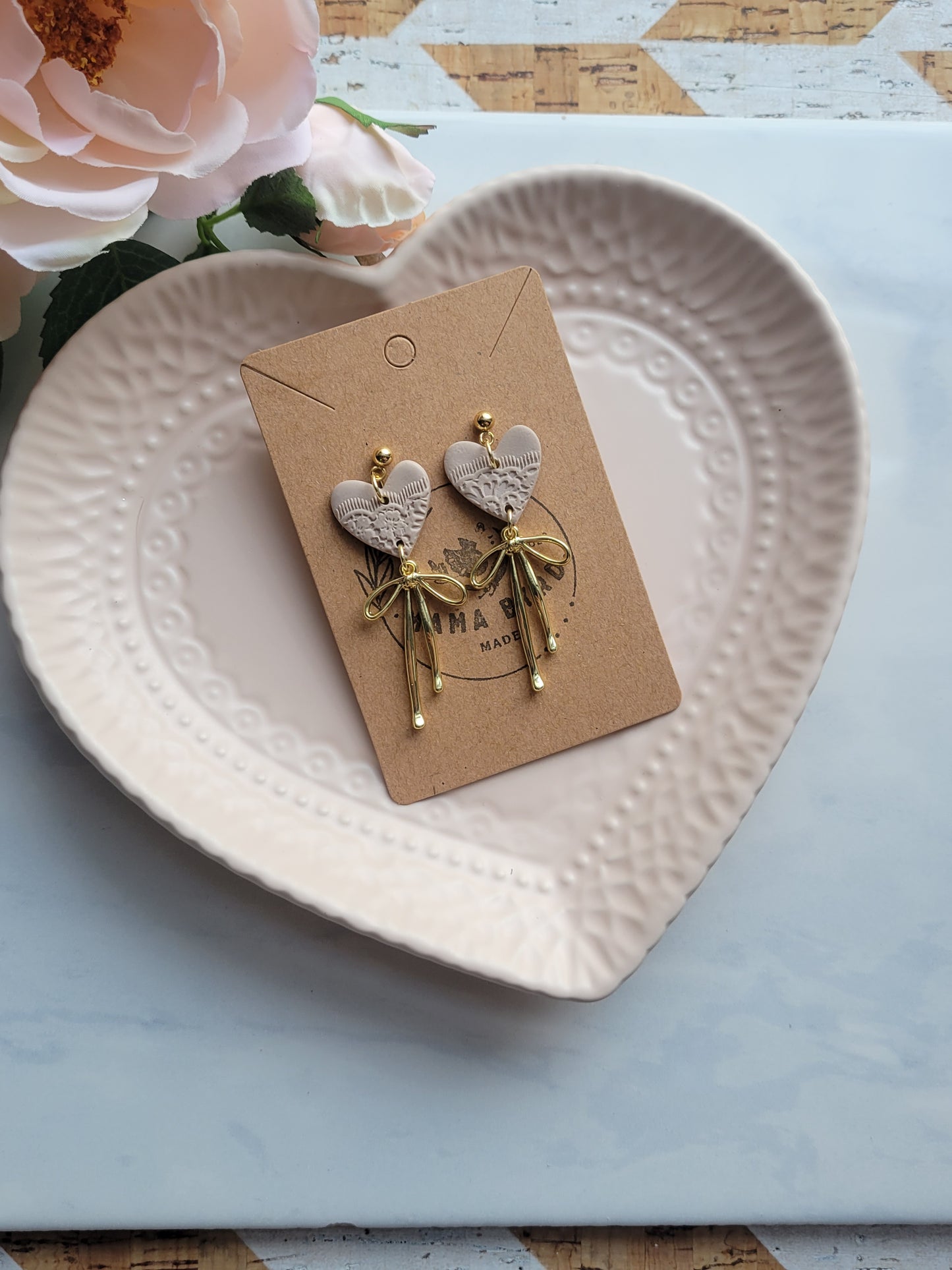 Tan Lace Heart Dangles w/Bow