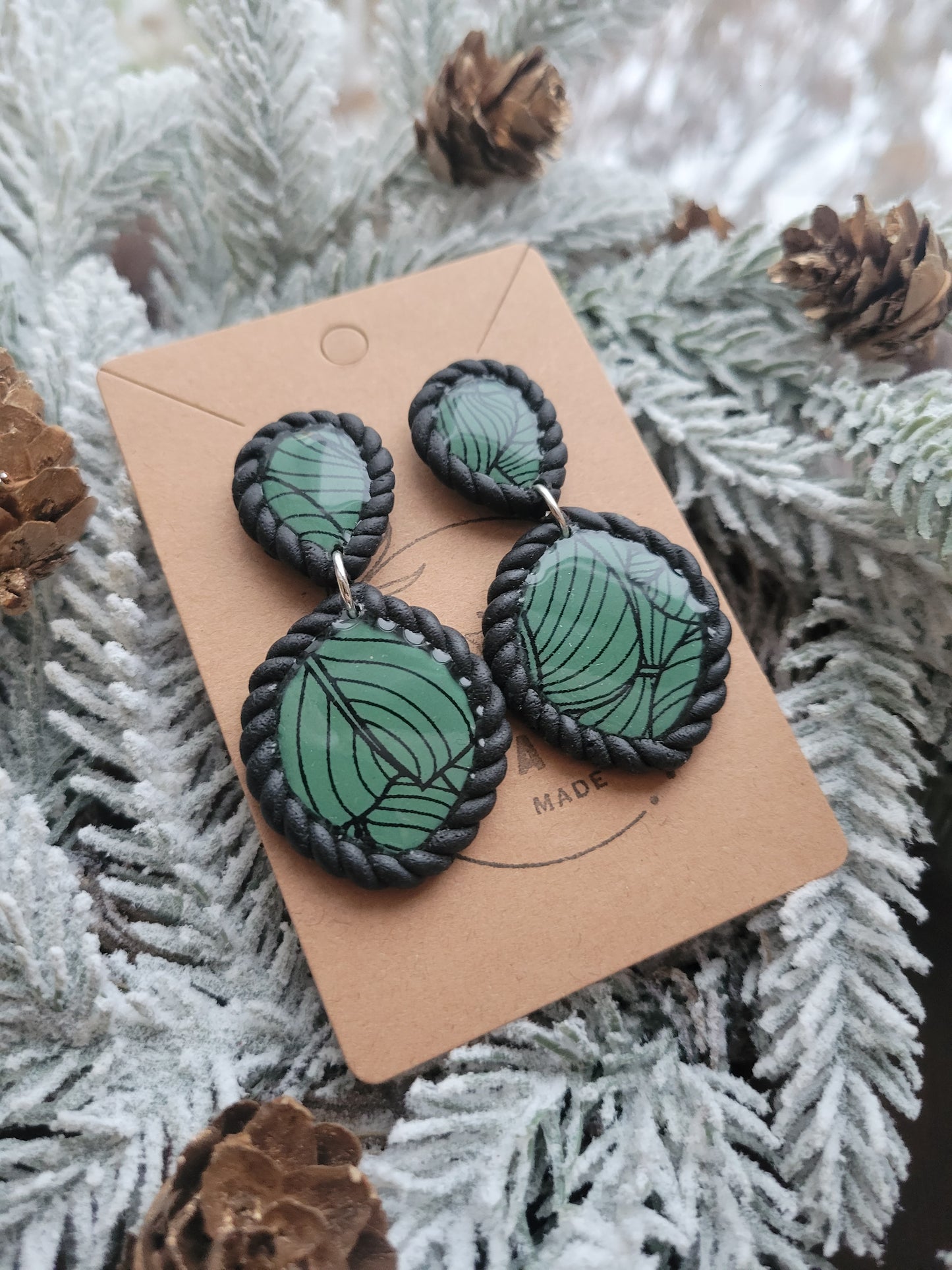 Leaf Print w/Black Rope Dangles on Stud