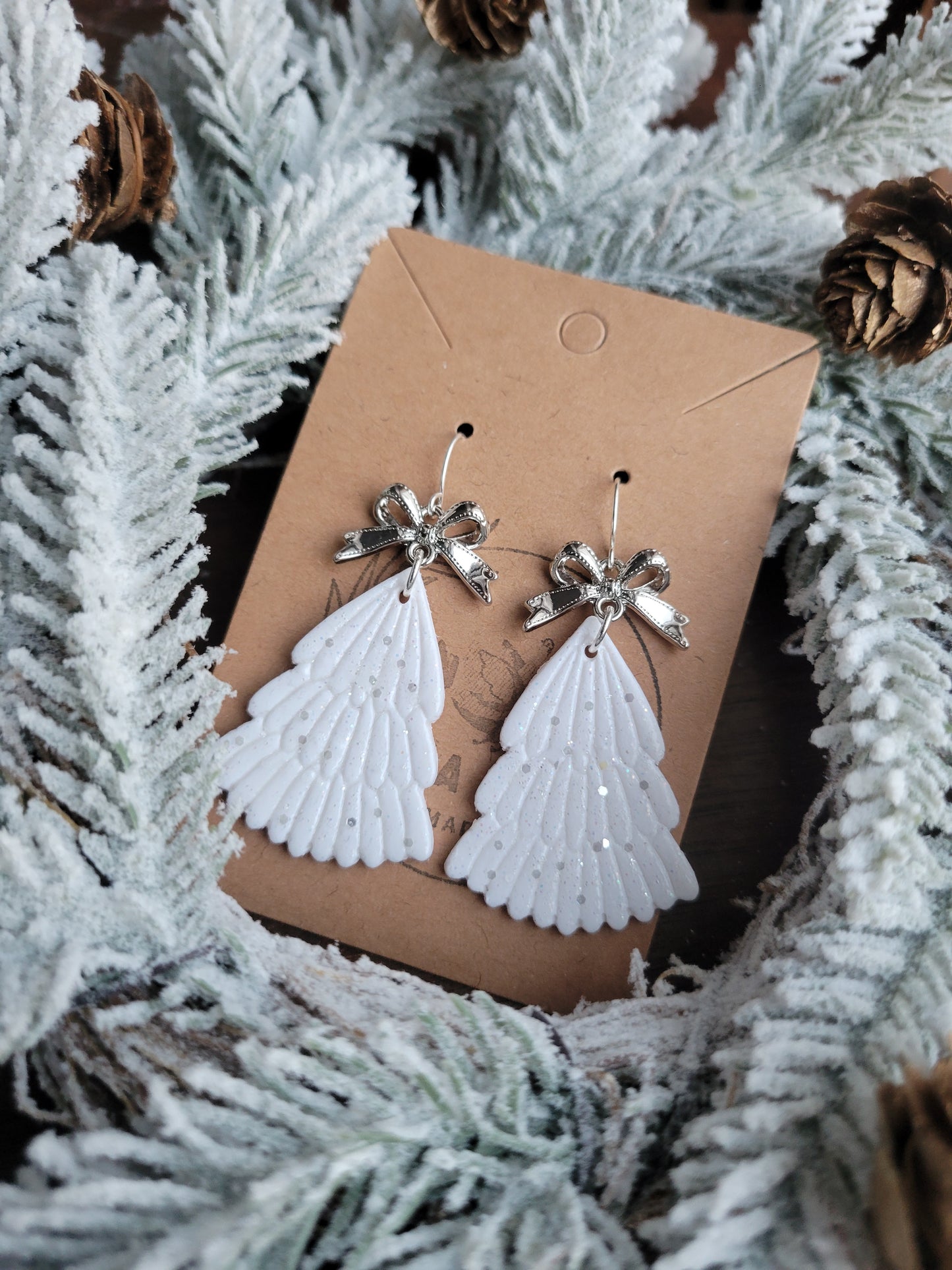 White Shimmer Tree with Bow Dangle